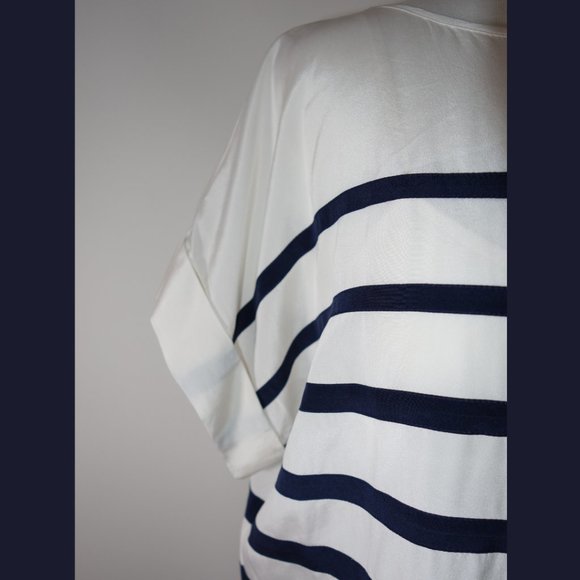 DKNY navy and white stripe silk top - size 8 - Picture 10 of 15